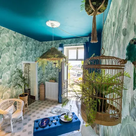Hey Cherie ! De Luxe Jacuzzi Sea View Bed & Breakfast