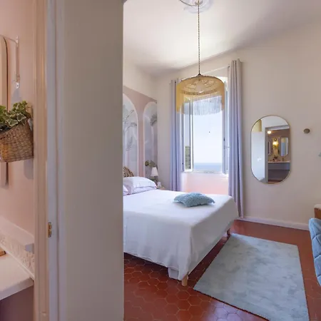 Hey Cherie ! De Luxe Jacuzzi Sea View 3*
